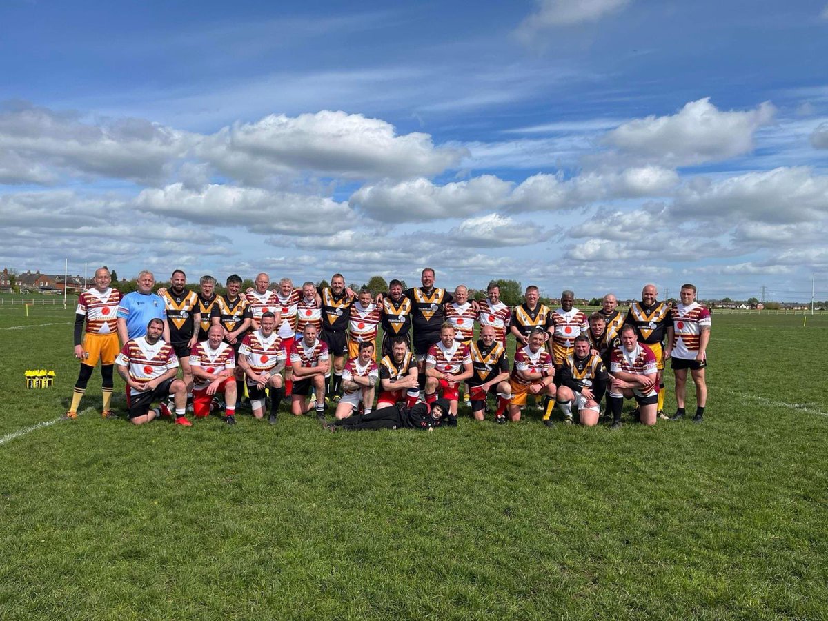 👏 The Masters Spirit ⤵️ 👍 Well done to Karl Penney representing Hull Masters RLFC today for Huddersfield Masters vs Castleford Masters at Methley Warriors ARLFC 🤝 A great game played in the true spirit of Masters Rugby League #mastersspirit