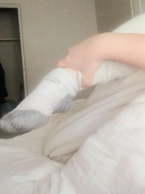 Keeping the socks on today and staying under covers cuz my cute toes are kinda cold. ...for the right<a href="/tag/feetlovers"class="tags"><span>#feetlovers</span></a>