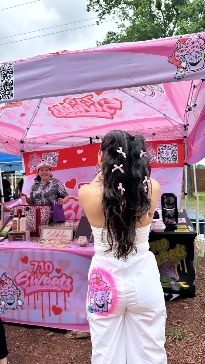 710_sweets's tweet photo. BIG 710 not the lil one 🎀 https://t.co/ho9vDwEhZX
