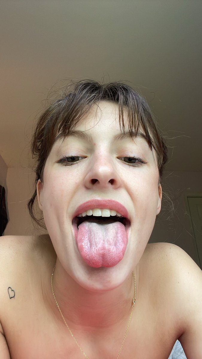 donewithxtwitte's tweet photo. @JMartinez1317 I can verify babe it’s becca4may snap menu is below #buyingcontent #nsfw https://t.co/pqpPHyZooL