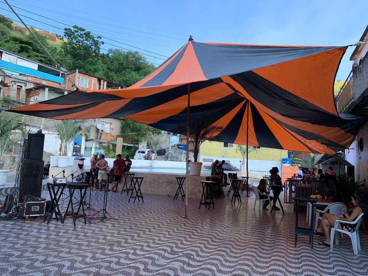 _sthayy's tweet photo. JÁ JÁ COMEÇA O PAGODE, SÓ CHEGAR E FICA A VONTADE 🍻💥🤩
#PAGODEBEIRADEPISCINA https://t.co/jP9hSOFDes