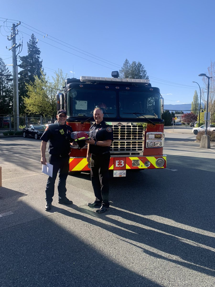 ChiefDSamson's tweet image. Exciting to acknowledge the completion of Fire Officer training with a red helmet presentation to these @iaff4449 members from A Platoon protecting @YourMapleRidge @Jordandelmonico 
#SBaski #DRamsay #JDavis @bcpffa @BCFireChiefs