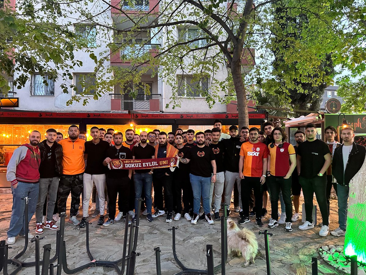 5'TE 5 İSTİYORUZ! Galatasaray'ımızı Pendik karşısında omuz omuza destekledik. #ultrAslanUNI