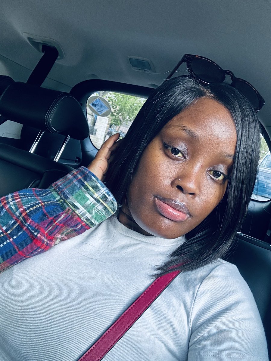 adigunmide's tweet photo. SOTD and a Gorgeous face 😉🤤 https://t.co/LzKBEGBEbj