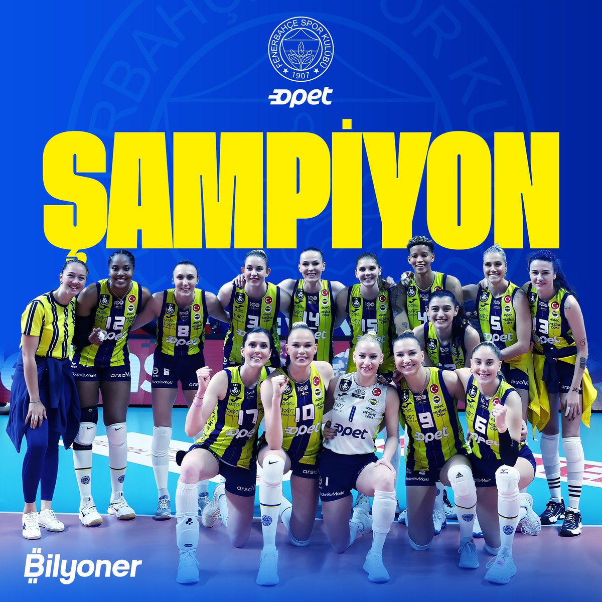 🏆🟡🔵 Voleybol Sultanlar Ligi'nde şampiyon Fenerbahçe Opet! 👏 🏐 Voleybol Sultanlar Ligi'nde Eczacıbaşı'nı 3-2 mağlup eden Fenerbahçe şampiyonluğa ulaştı!