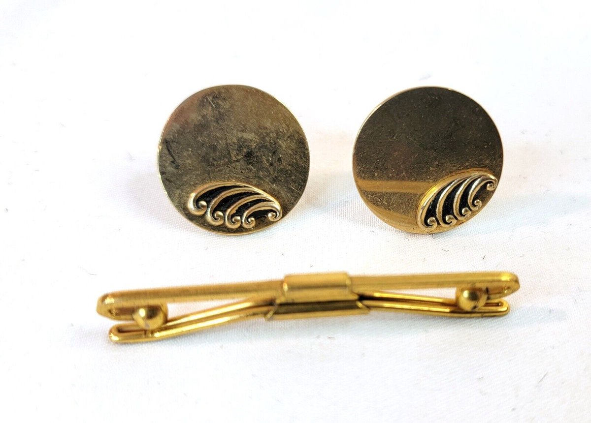 Swank Vintage Cufflinks Gold Tone Swirl Texture Round 7/8' w/ tie bar #EBAYDEALS #EBAY
$11.99
➤ ebay.com/itm/Swank-Vint…