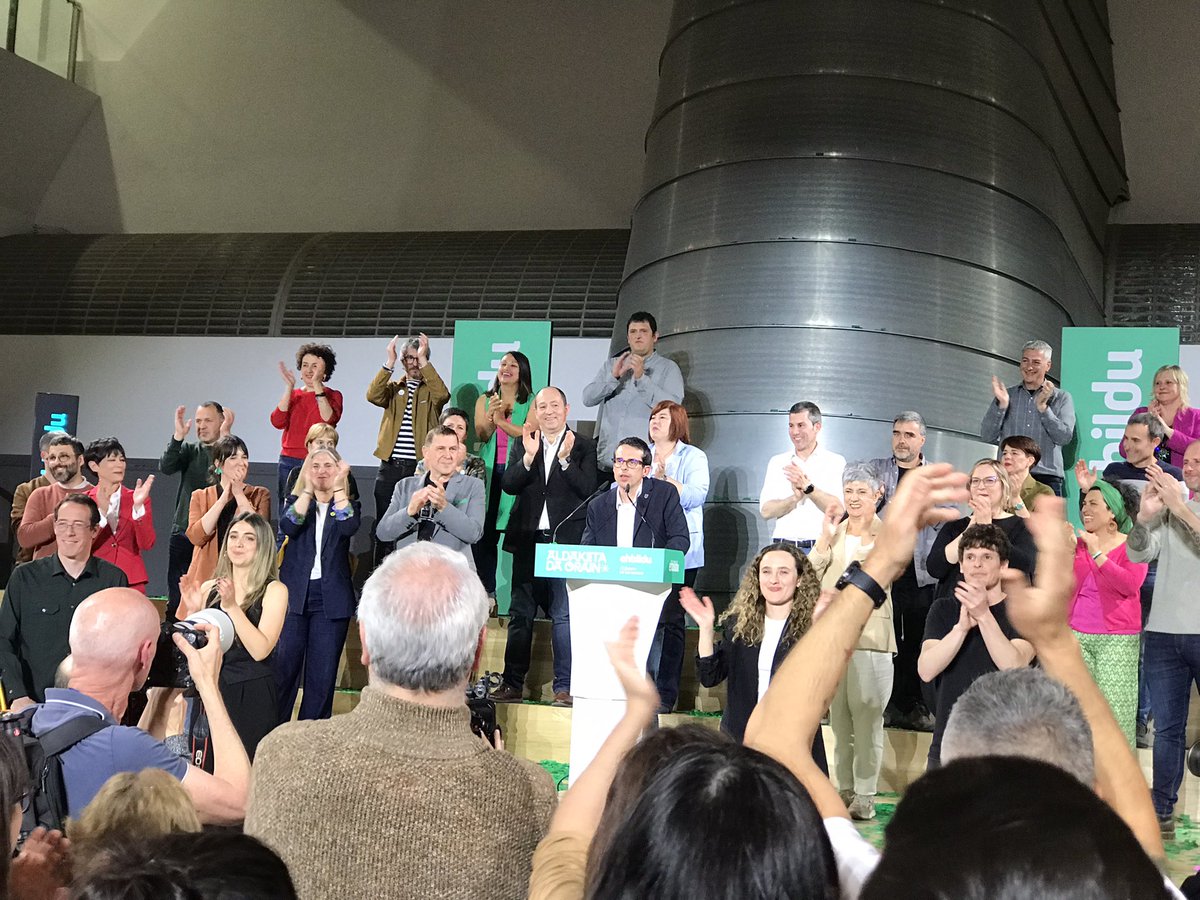 La gauche souverainiste continue encore et toujours d’aller de l’avant !
Une victoire inédite, nous sommes là première force politique et abertzale d’Euskal Herri ! 

#Zorionak <a href="/ehbildu/">EH Bildu</a> !