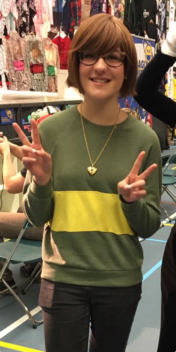 itsjustfleur's tweet photo. Same character, 6 year difference! Here is your reminder that we all have to start somewhere <3 I always feel like I’m not “good”enough at cosplay, until I look back and see how far I’ve come :’) https://t.co/y5xqj6sCtv