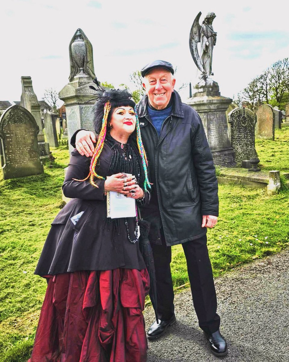My Greatest Showman Tour was attended by non other than Norman Barrett -  Circus Ringmaster Extraordinaire 🎪 made my day! @LancsRetweet #circus #cemetery #tour #ringmaster