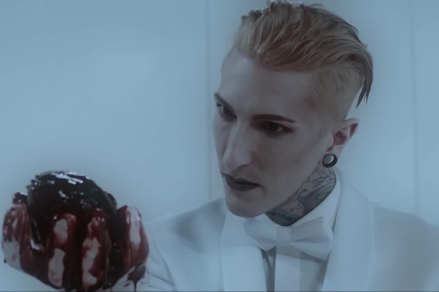 xdarknoirx's tweet photo. Chris appreciation post: THOUGHTS &amp; PRAYERS🫀🩸 https://t.co/u1yAYXQsoH