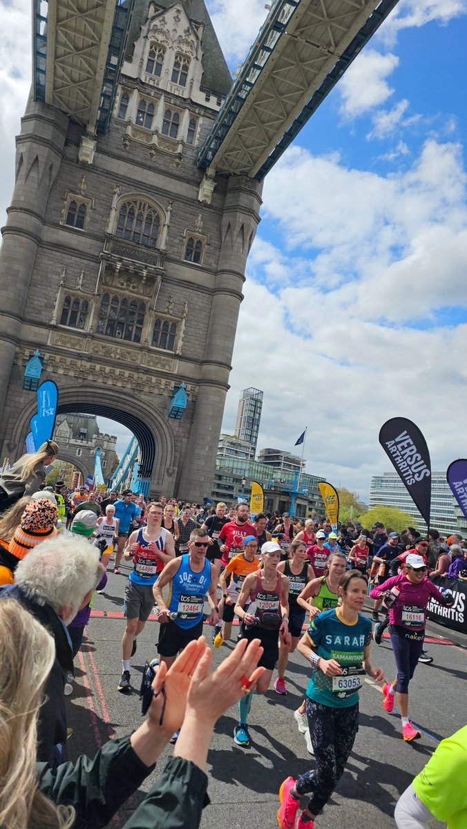 superthing's tweet image. What a day at #londonmarathon2024 supporting my daughter Chloe raising money for @YLvsCancer. Absolutely brilliant @LondonMarathon