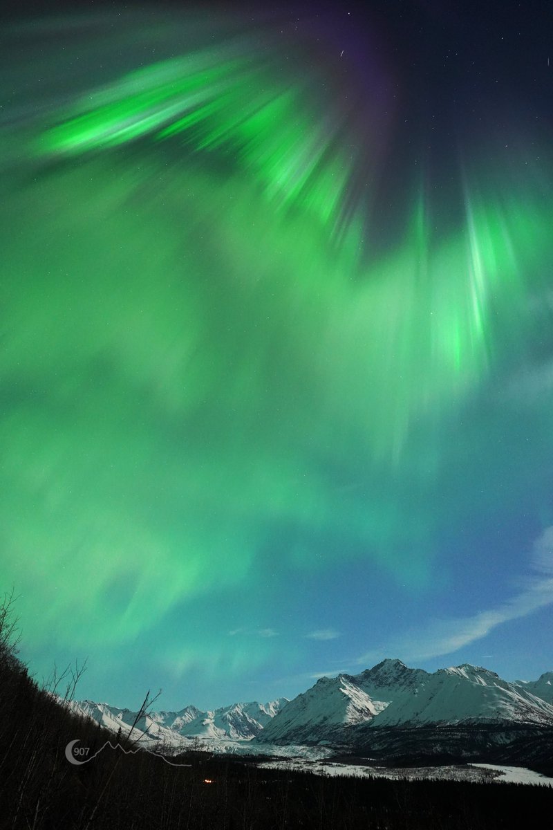 The clouds were super annoying again last night. I gave them the finger and took a drive to get away from them. This is looking southeast toward Matanuska Glacier around 120am, about 25 min after I got there. I had a nice sunrise there too!