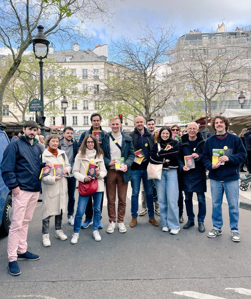 Doublé gagnant pour @Idf_PP et @PS_Paris ! Nos militants ont tracté hier au marché Barbès et aujourd'hui au marché de Bastille. Un moment convivial autant partagé au sein de l'équipe qu'auprès des Parisiens. Idéal pour présenter notre programme et #ReveillerLEurope 🫶🏼🇪🇺