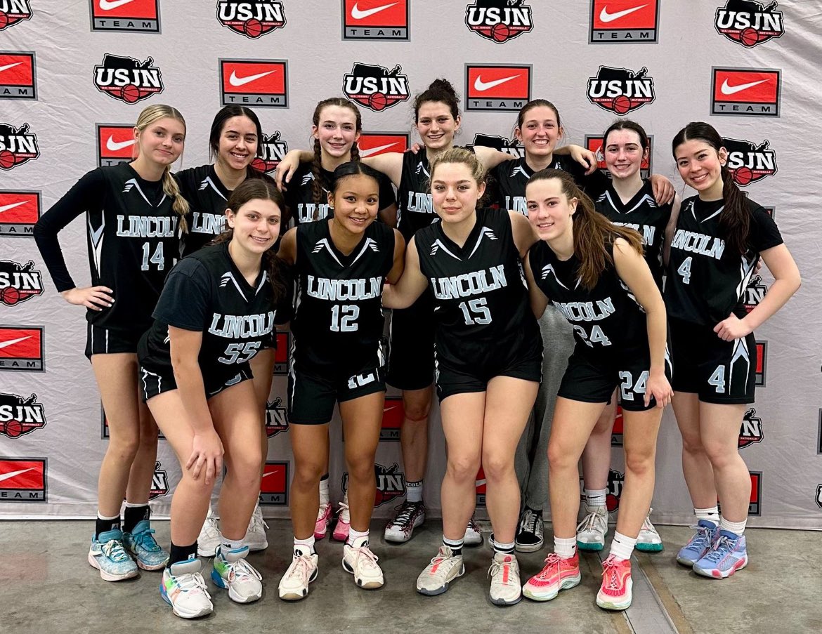 Great tournament this weekend! Went 3-1 with Lincoln Basketball Elite 17U. Loved traveling with my team up to Wisconsin, had a great time! Last game we battled and won 47-40!