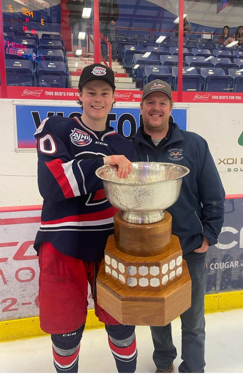 NAITMensHockey's tweet photo. 🚨NEW COMMIT🚨
We are excited & thrilled to announce our newest signing of former @BPontiacs & @BrooksBandits national champion Fwd Tyler Blocha to the Ooks for 2024-25 season!✍️
Blocha the big 6’2 Fwd put up this past year 18G 21A 39PTS in 57 games for @BPontiacs .
#goooksgo https://t.co/ij8gJuHuwE