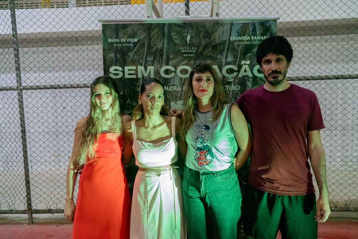 vitrine_filmes's tweet photo. Estar em casa é sempre tão bom!🎣💙
Confira aqui as fotos da pré-estreia de #SemCoracao em Porto de Pedras. Com apoio da Prefeitura e do Governo de Alagoas, exibimos uma sessão marcante na cidade onde várias cenas do filme foram gravadas! https://t.co/cyhxBWVIiQ