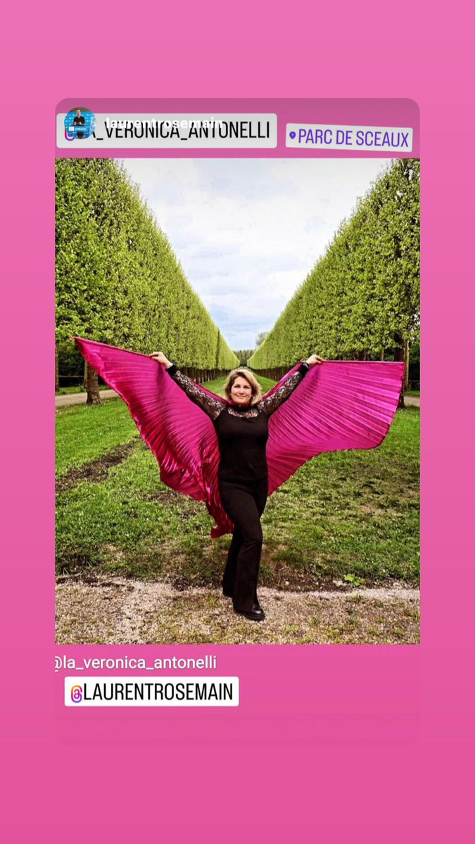 Veronica Antonelli l’ange de Montmartre de passage au parc de Sceaux #parcdesceaux #sceaux #wings #veronicaantonelli #ange #angel #iledefrance #ExploreFrance #nature @iledefrance @France3Paris @JOPFactuel #monumentsenchantés #unesco