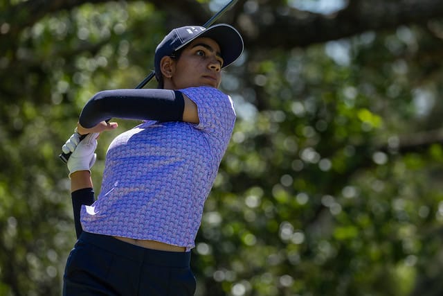 Diksha Dagar shines at the Joburg Ladies Open 🇿🇦, finishes in 🔝3⃣ #Golf🏌‍♀ The talented #TOPScheme golfer finished Tied 3️⃣rd with a score of 9️⃣ under par in this @LETgolf event🥳👏🏻👏🏻 Many congratulations champ! Keep going🤩 @OlyGolfIND @DikshaDagar
