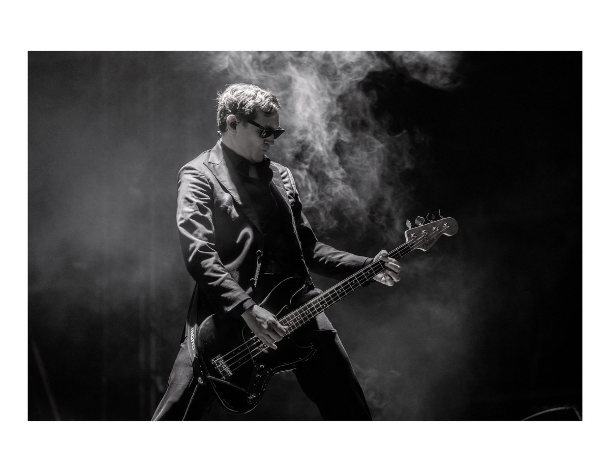 Jazzrockman's tweet photo. Cuando la iluminación lo es todo.
.@Interpol 20/04/2024
📷 Fernando Aceves. https://t.co/tw5AKetBqd