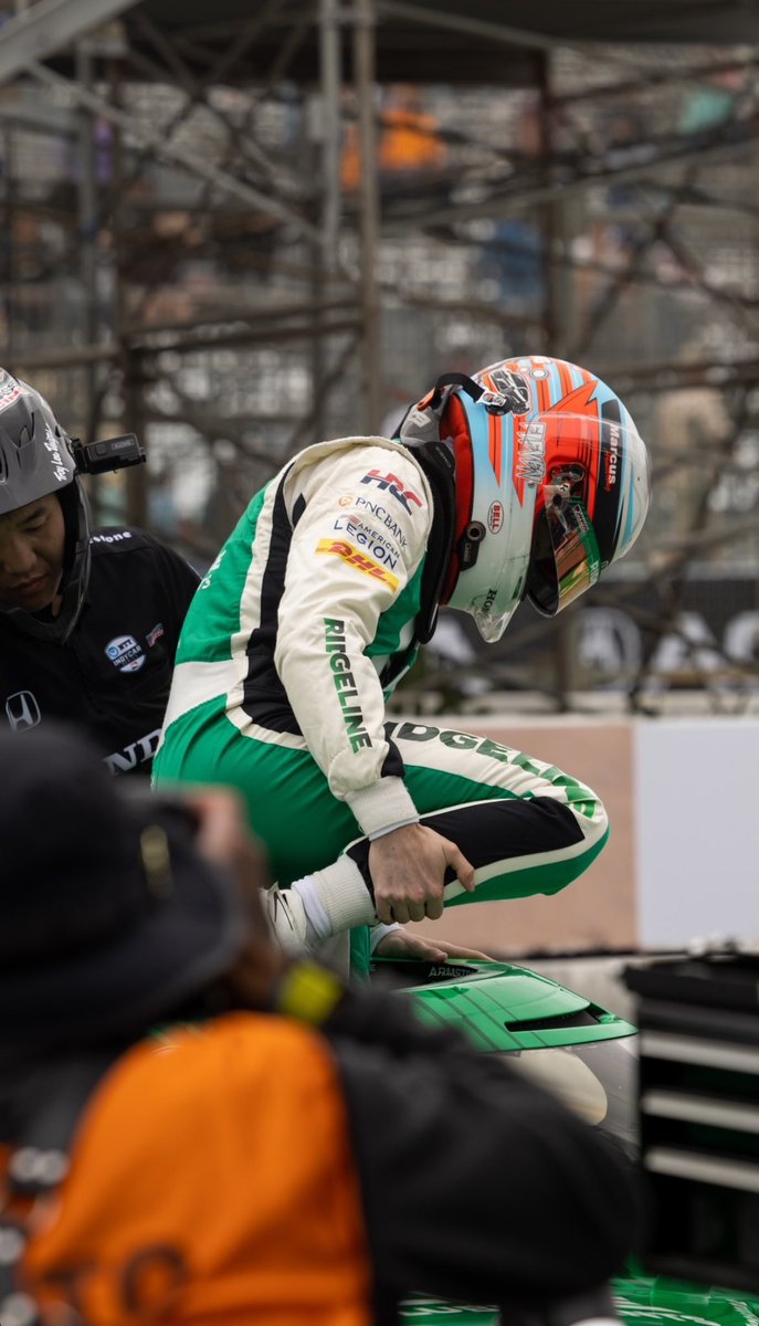 marcusmeals's tweet photo. this is your a-couple-of-minutes warning! Long Beach Grand Prix is starting in soon, with Marcus starting P9 🫶🏼🫶🏼 pictures from long beach by the best;  @mertens_nianca (1), rory👑 (2) and @sabinessr 💕💕 https://t.co/sqHL5JadQC