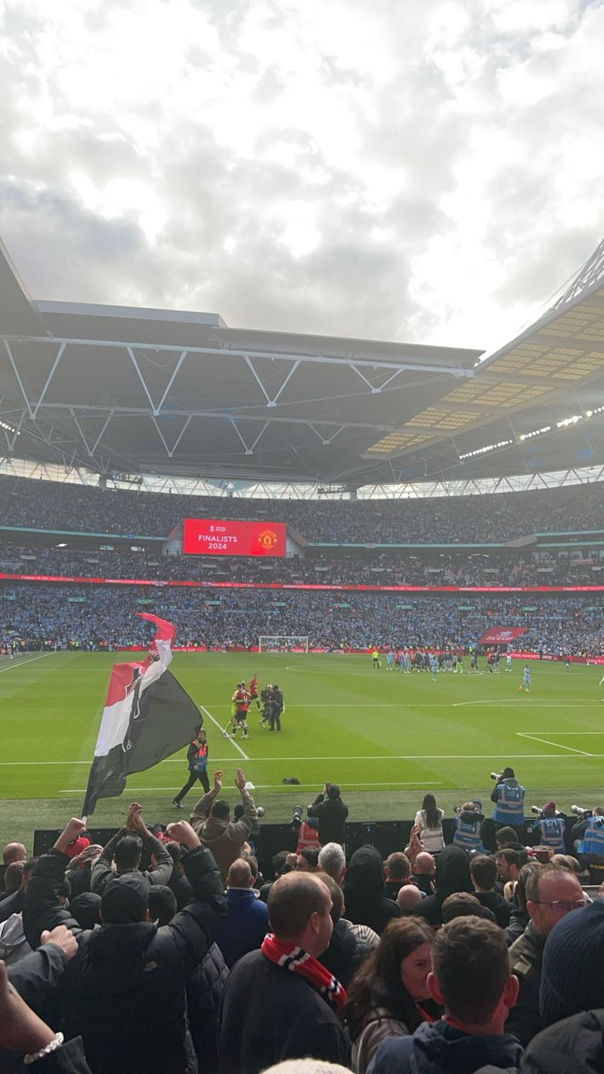 Bradley Smith tweet media