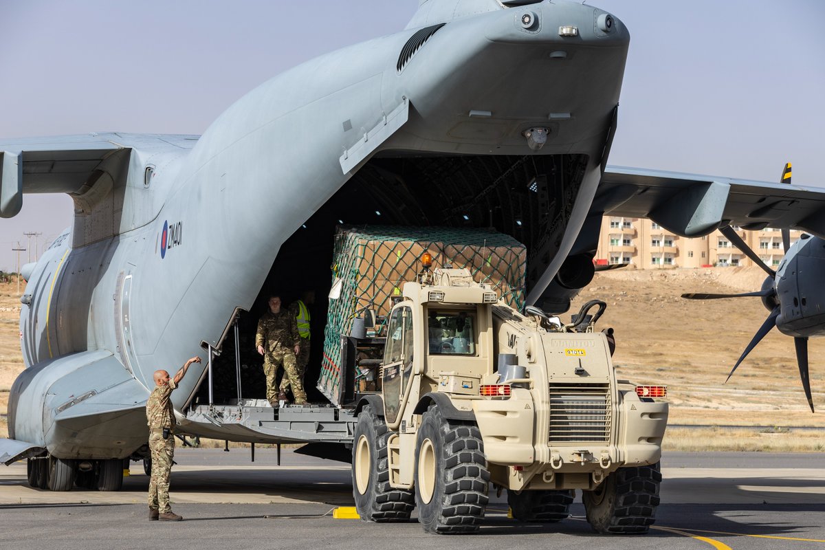 Today, the UK conducted its 7th airdrop of humanitarian aid for Gaza. The @RoyalAirForce operation delivered more than 11 tonnes of life-saving humanitarian supplies. We continue to work with allies to speed up deliveries of aid by land, sea and air to the people of Gaza.