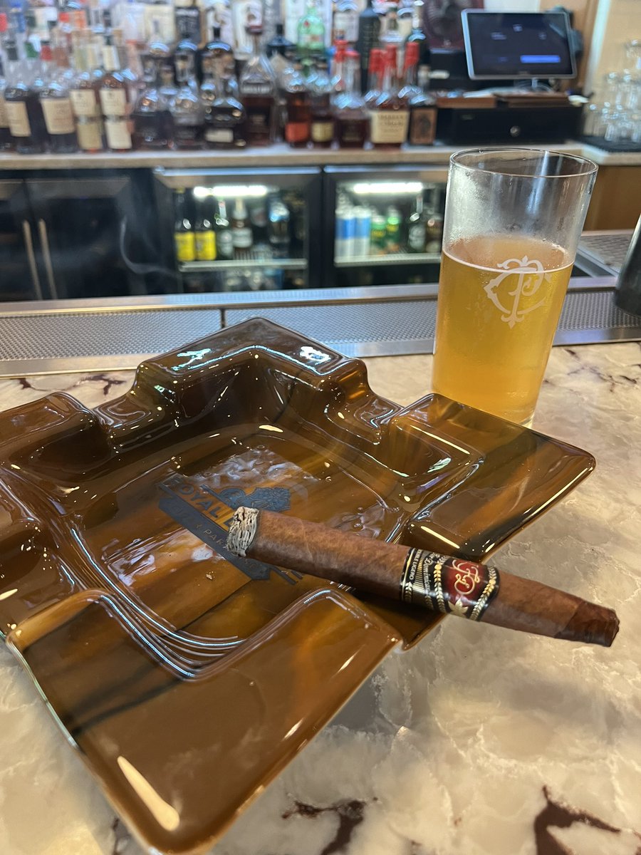 PITT_Guy_09's tweet photo. Found my new place or home away from home - thanks for the great time @cigar_paradise. Won’t be last visit https://t.co/sbN2SycWVm