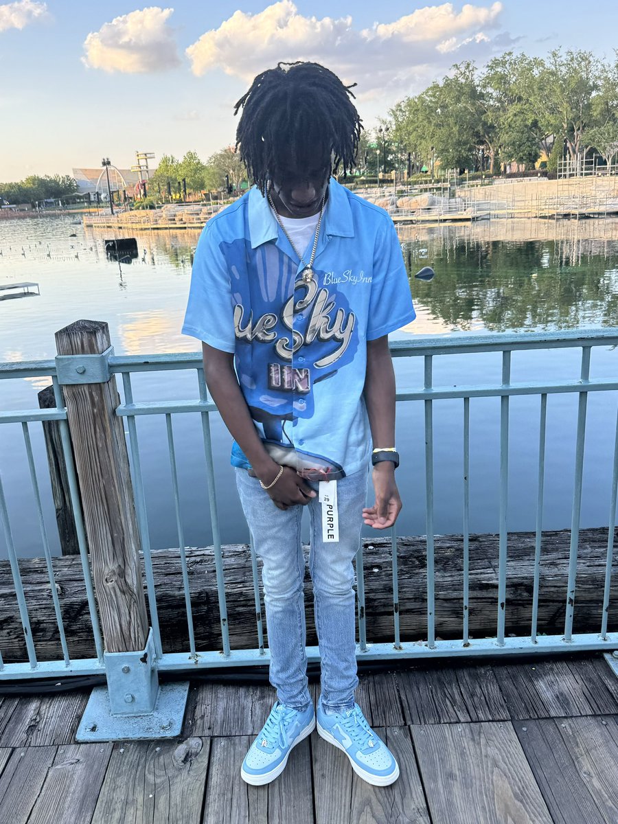 kevin11k_'s tweet photo. #GradBash2k24🦈 https://t.co/43wAS37Sz8
