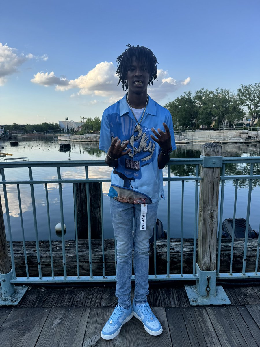 kevin11k_'s tweet photo. #GradBash2k24🦈 https://t.co/43wAS37Sz8
