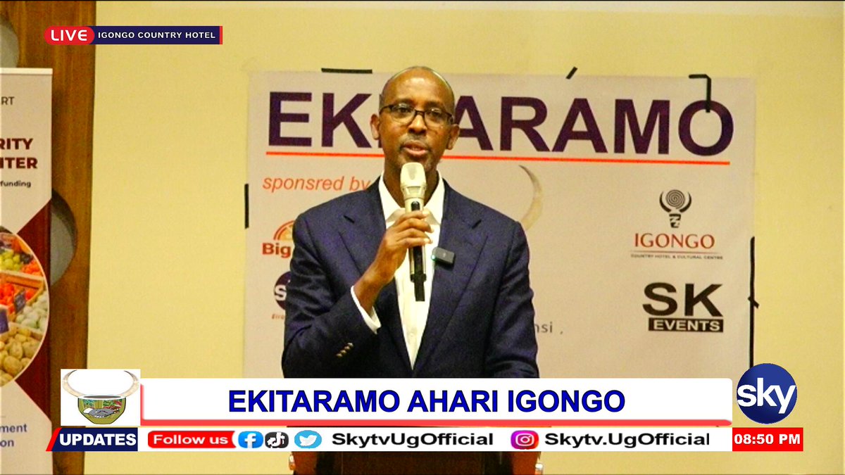 #Ekitaramo 'Murereere kutinangana! Mukwatanise na batahi banyu, mukore hamwe za bizinesi, mutunguuke. Hati wapinga @EdwardKazaire ngu okore n'omuchayina obwo nooba nomanyisaki? ' - @Odrek_Rwabwogo #EirakaRyabantu