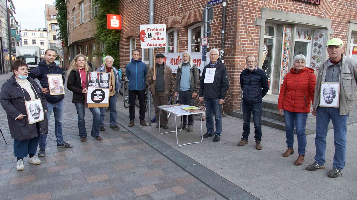 ⏳Mahnwache Schwerin⏳

Mahnwache für Julian #Assange  in #Schwerin

Wann?
Mittwoch, 24.04.
18 - 19 Uhr

Wo?
Marienplatz/Ecke Helenenstraße

schwerin-aktiv.org/aufstehen/mahn…