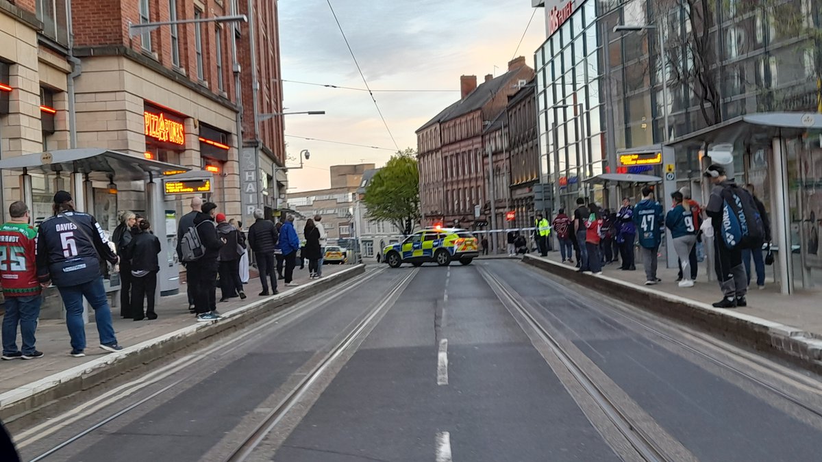 TrentOnTrains's tweet image. Delays to @NETTram trams and some @NCT_Buses services  in Nottingham centre. A lot of police about and a cordon in place! I spoke to an officer and they reckon the cordon may be in place for a while. #Nottingham #trams