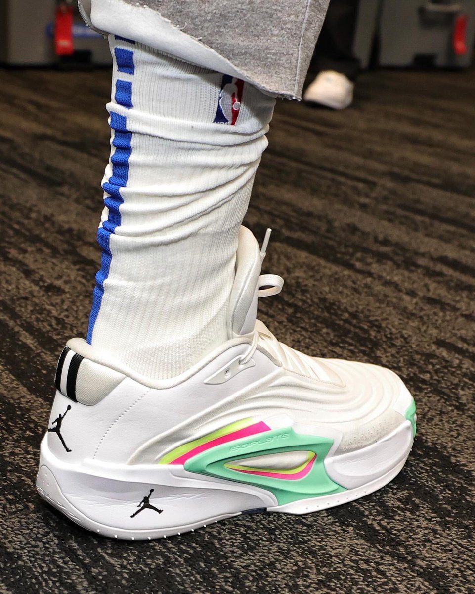 NBAKicks tweet picture