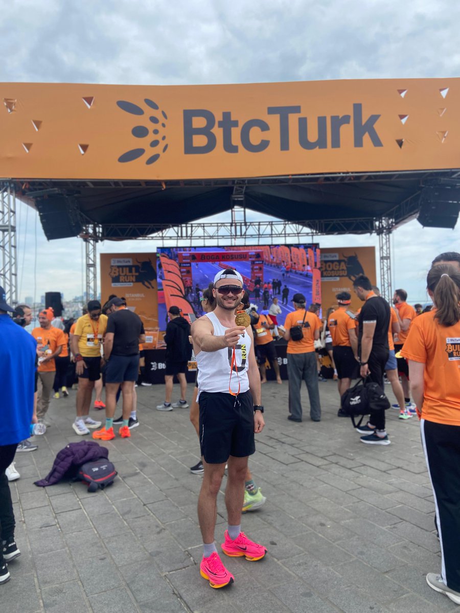 Bugün @btcturk boğa koşusunda ben de koştum. Bir nevi #runtoSATS oldu...

Toplam ödül 2.1 adet #bitcoin di ve toplam 5bin kişi katıldı. Tam verileri bilmiyorum ancak çoğu ilk defa bir kripto borsasında hesap açtı. Toplam 238 kişiye ödül dağıtıldı! Bu kişilerin neredeyse hepsi ilk…