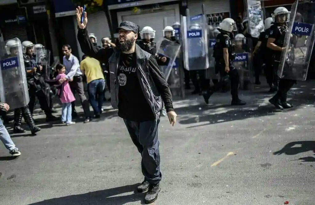 IŞİD’in Horasan kolu üyesi Süleymancıların yurdunda kalmış! politikyol.com/isidin-horasan…