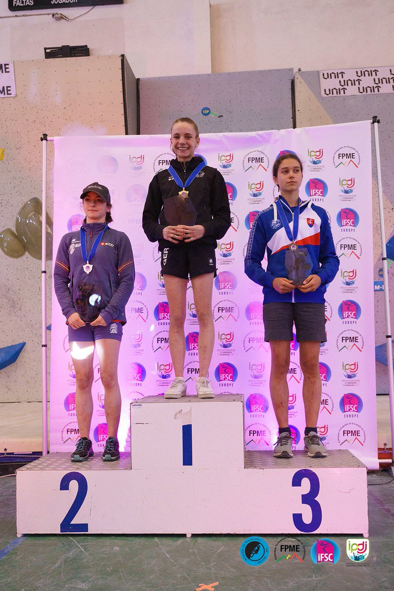 fedme_es's tweet photo. #Soure → Oro de Guillermo Peinado, plata para Iziar Martínez y Geila Macià y bronce de Julia Benach en la Copa de Europa juvenil de Bloque en Soure
🥇🥈🥈🥉
👀📰 → https://t.co/u8uzBODaTK
@deportegob @depespana @COE_es https://t.co/CzjwhABDdD
