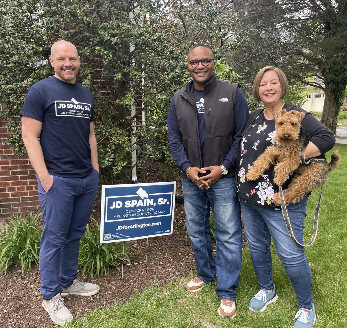 Spent some time in Arlington this afternoon knocking doors for my good friend @JDforArlington. JD is a 27 year veteran of the Marine Corp, and he’s running in the Democratic primary election for Arlington County Board to continue in public service. Early voting starts on May 3rd!