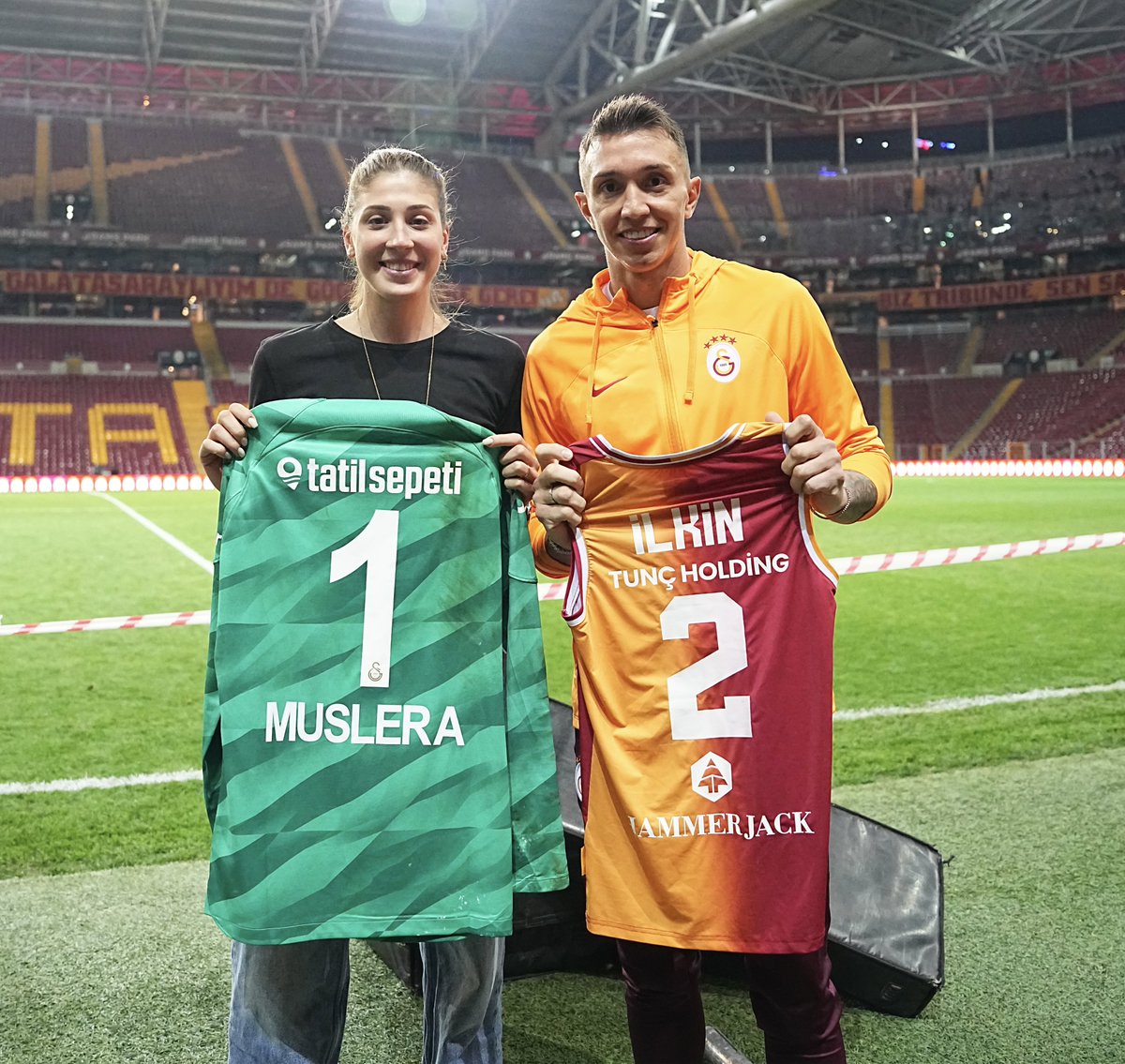 📸 Maçın ardından İlkin Aydın ve Fernando Muslera! 💛❤️