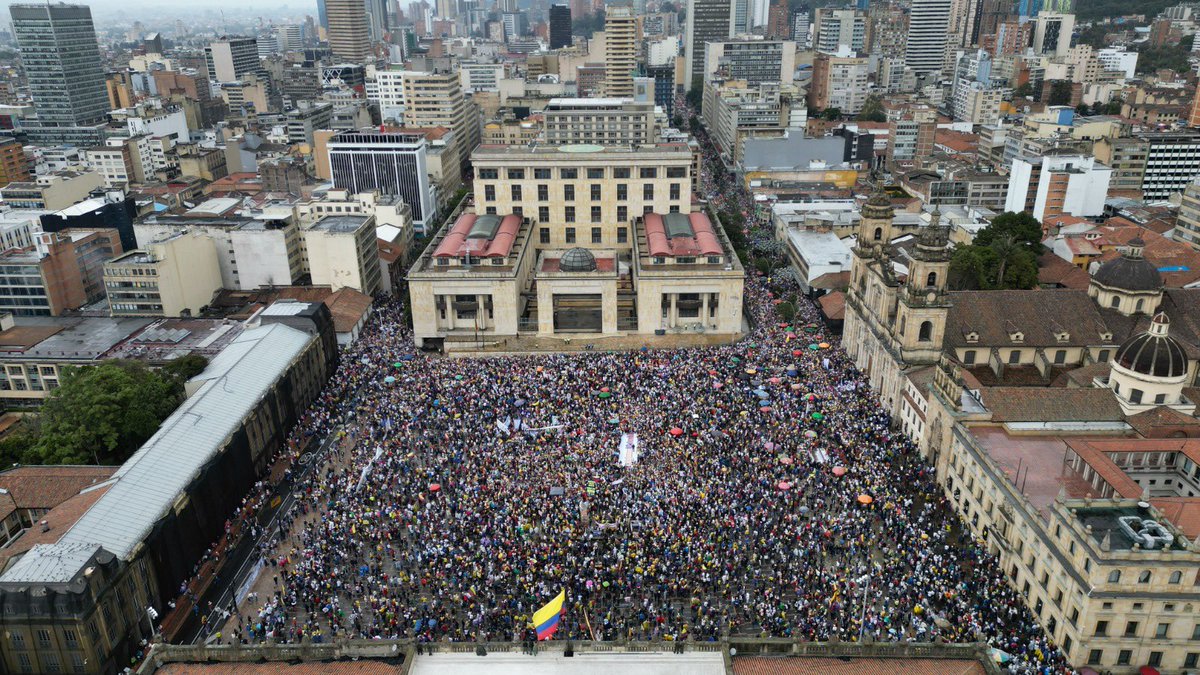 mherreram's tweet photo. Colombia un País que no se rinde ante los gobiernos que la quieren destruir. Primero los Colombianos !!! https://t.co/tBX1aokT8S