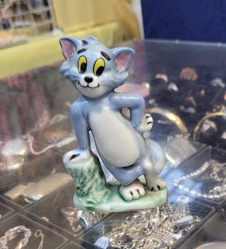 A lot of us will remember this character... one half of Tom & Jerry! Poor Tom never did quite catch that mouse.

info@collectablecurios.co.uk

#TomandJerry #CartoonCharacters #TomCat #Collectables #Curios #Antiques  #PreLoved #Antiquing #VintageFinds #StGeorgesMarketBelfast