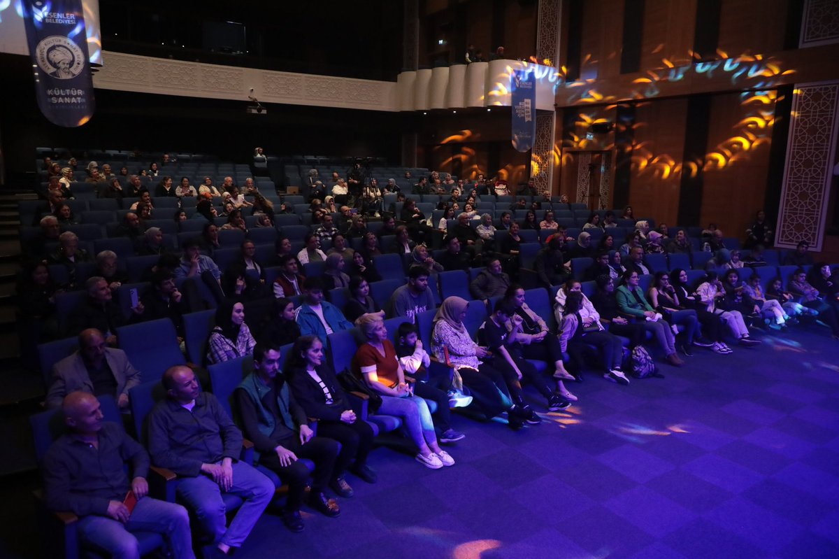 Bu akşam Dr. Kadir Topbaş Kültür Sanat Merkezi’nde, bağlama ve şan eğitimi alan kursiyerlerimizin performanslarını sergiledikleri konserden geriye kalanlar. 🎶📸