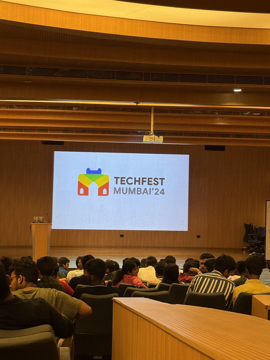 imhritik_dj's tweet photo. Had an absolutely wonderful day at GDSC Techfest Mumbai ❤️

Many insightful talks with truly exceptional speakers 🙌🏻

Thanks to @gdscmumbai for organising such a great event. https://t.co/4tciB4YGfM