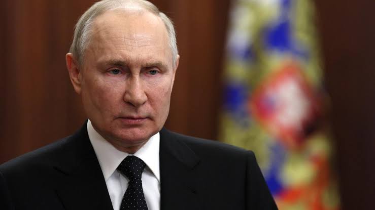 Putin; "Rusyaʼda yaşayan herkes Rustur" derken, Türkiye'deki siyasetçiler Türk demekten kaçınıyor.

Türkiye'deki siyasetçilerin büyük bölümü Türk kimliğine ihanet içindeler.