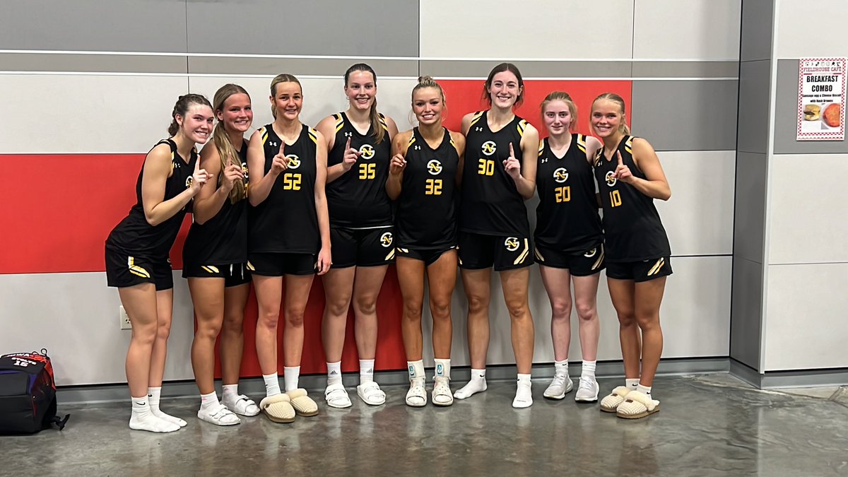 @Supreme_Bball Girls 17 U National wins the OSA Spring meltdown 78-34. Great team win with 5 players in double figures! Few weeks off then back in action May 18/19 in the Summer Classic.