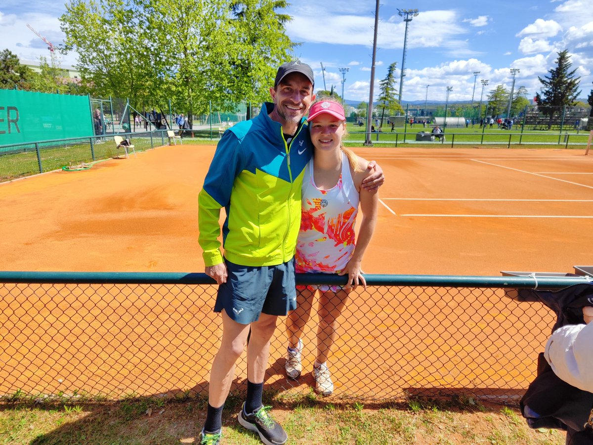 Markohrastar's tweet photo. Veronika #Erjavec 🇸🇮 posts first single+double sweep of her career at W75 Koper this week. Hasn't lost a set 💥
Singles def. #Hercog 🇸🇮64 63
Doubles with #Salkova 🇨🇿 def. #Sakellaridi 🇬🇷 / #Zantedeschi 🇮🇹61 63
Next goal: #Rolandgarros MD & Disneyland Paris 🗼
NCH: 169. @WTA https://t.co/2J9P8Vr7wA