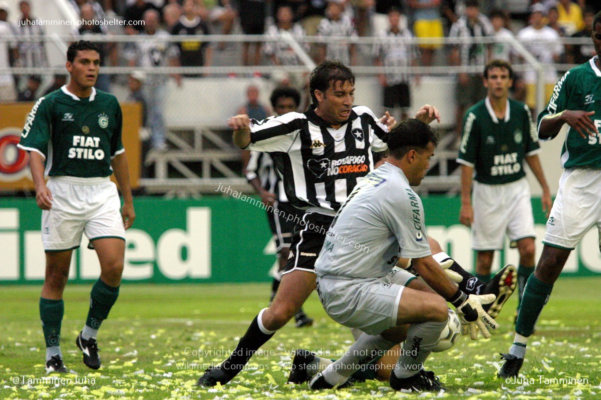 Caio Martins de Niterói faz 20 anos hoje, 21 de abril de 2004, Botafogo v Goiás. #Botafogo #GoaisEC #Brasileirão2004 @BotafogoRetro @MuseuBFR @BotafogoNela