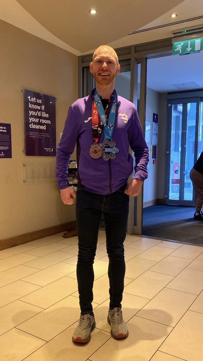 Another huge achievement in todays @LondonMarathon @tintinmephi finished in a time of 3:58.53 to complete his 6th @WMMajors What a massive achievement! Congratulations Andy 👏🏻👏🏻 @bellaroadrunner @scotathletics @SALinclusion @SDS_sport