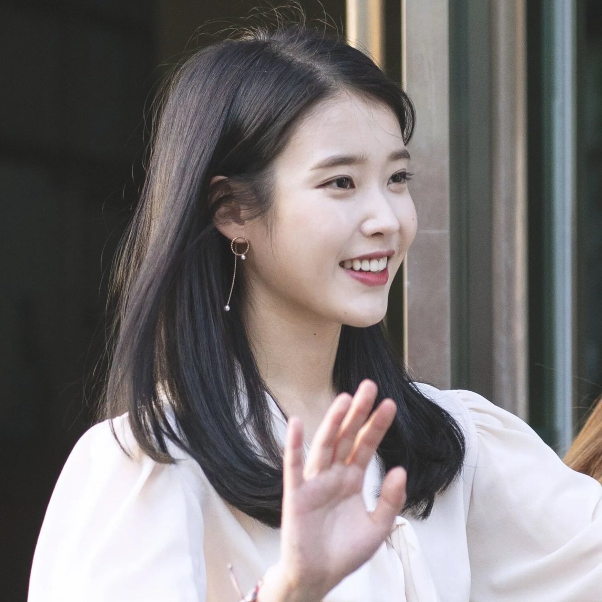 IU Pictures of the Day #205

[181021] IU on her way to Gnal-n fanmeeting

#IU #아이유