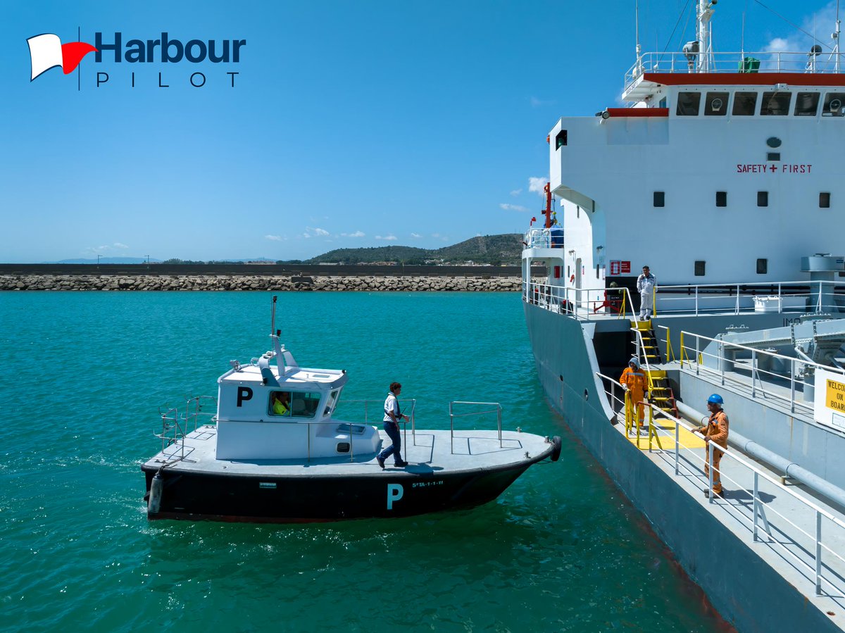 Pilot underway Sirios Cement V outbound Alcanar/Cemex port. 
harbourpilot.es/wp-content/upl…
#Pilot #practico #HarbourPilot #EMPA