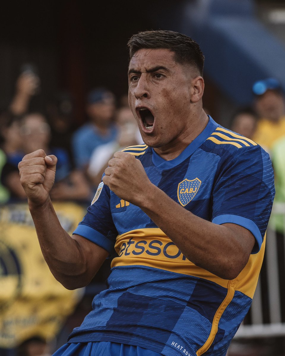 _JugadorNro12's tweet photo. EL HOMBRE DEFINITIVO 💙💛💙 https://t.co/9SJWg9C7dc